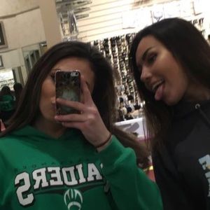 Meet your Posher, Sabrina